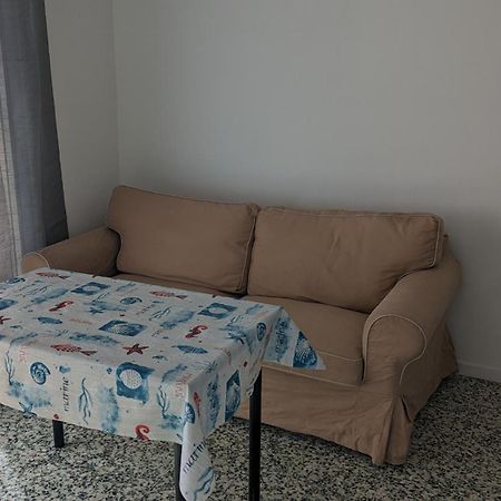 Studio Avec Coin Nuit, 100 M De La Mer Le Lavandou Zewnętrze zdjęcie