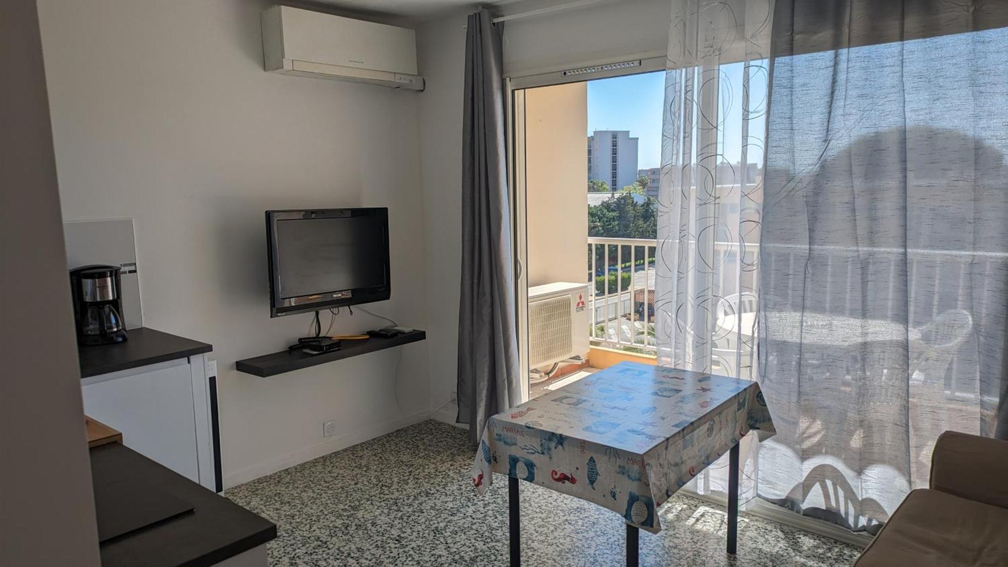 Studio Avec Coin Nuit, 100 M De La Mer Le Lavandou Zewnętrze zdjęcie