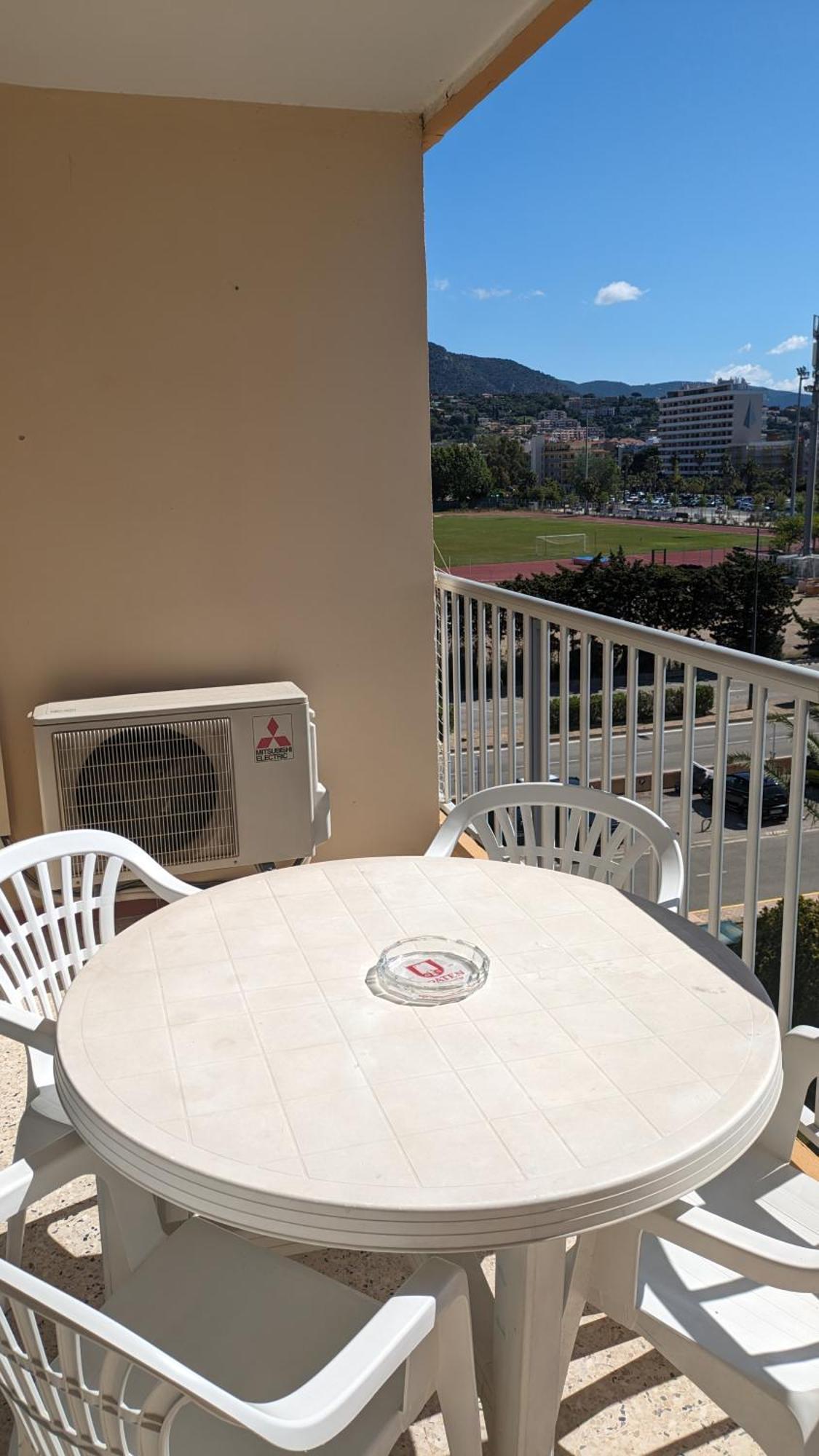 Studio Avec Coin Nuit, 100 M De La Mer Le Lavandou Zewnętrze zdjęcie